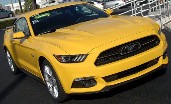 2015 Mustang front right