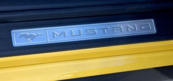 2015 Mustang door threshold